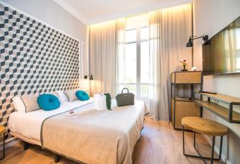 Mosaic Barcelona by Ona has Balcony rooms