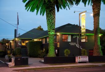 Anndion Lodge Motel & Conference Centre allows 18 year olds to book a room