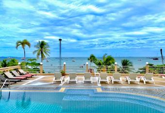 AA Hotel Pattaya allows 18 year olds to book a room