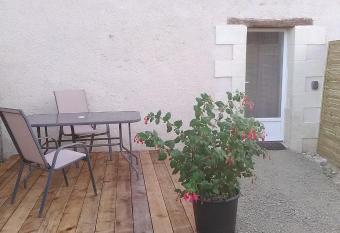 Gite a proximite de Tours allows 18 year olds to book a room