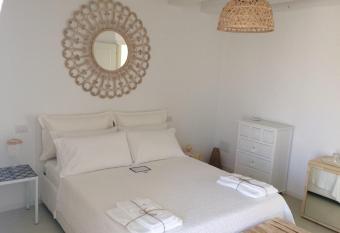 casa memi has Balcony rooms