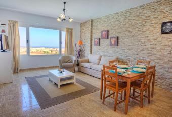 Comfort - 2A - Fuerteventura allows 18 year olds to book a room