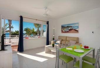 Rocas Blancas Apartments has Balcony rooms