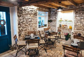 Guesthouse Centrum B&B allows 18 year olds to book a room