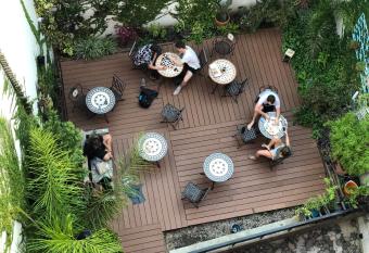 Malevo Murana Hostel allows 18 year olds to book a room