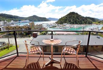 Harbour View Motel has Balcony rooms