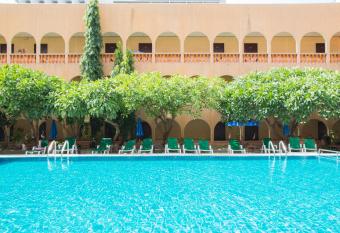 S Lodge Pattaya formally Sabai Lodge allows 18 year olds to book a room