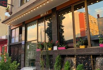 Hotel Elio Inn has Balcony rooms