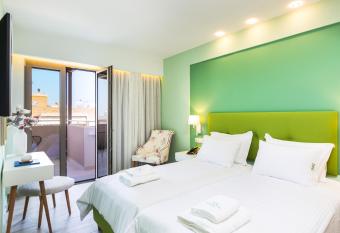 Menta City Boutique Hotel allows 18 year olds to book a room