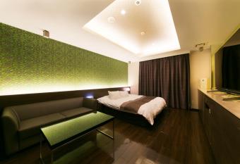 Hotel Lotus Toyonaka (Adult Only) allows 18 year olds to book a room