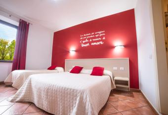 Hotel Ristorante Moderno has Balcony rooms