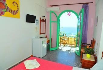 Erofili Rooms has Balcony rooms