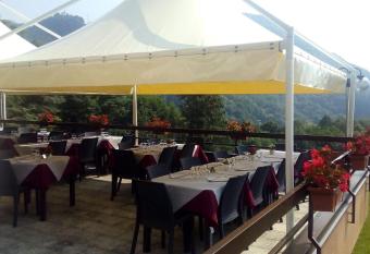 Hotel Ristorante La Sorgente allows 18 year olds to book a room