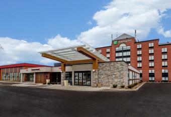 Holiday Inn Mississauga Toronto West By IHG allows 18 year olds to book a room