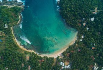 Dots Bay House has Balcony rooms