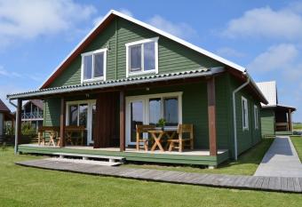 Gamtos apsupty allows 18 year olds to book a room