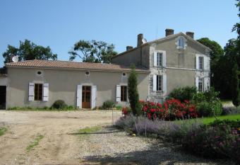 Domaine les Galards has Balcony rooms