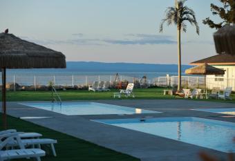 Hotel La Roche Pleureuse has Balcony rooms