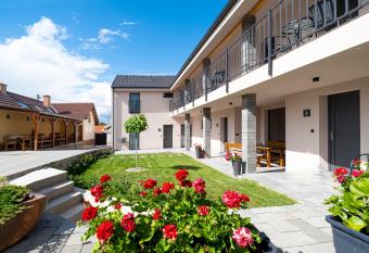 Vina  stv   Her  fek has Balcony rooms