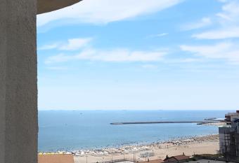 Faleza Nord Summer Residence allows 18 year olds to book a room