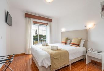 Hotel Padre Pio by Umbral allows 18 year olds to book a room