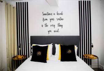 Posh Residences has Balcony rooms