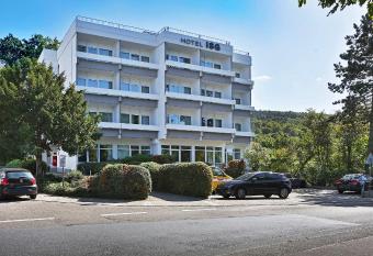 Hotel ISG Heidelberg allows 18 year olds to book a room