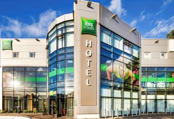 ibis Styles Birmingham Oldbury allows 18 year olds to book a room