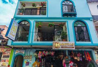 Hotel Real Guatap   allows 18 year olds to book a room