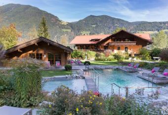 Hotel Burgfrieden has Balcony rooms
