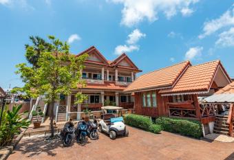 Baan Virog Koh Larn has Balcony rooms