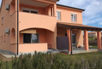 Apartment Thomas has Balcony rooms