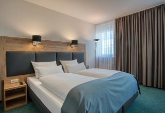 Centro Hotel B  blingen has Balcony rooms