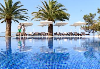 Alexandra Beach Spa Resort has Balcony rooms