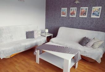 Apartament Romana has Balcony rooms