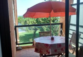 Studio les pieds dans l eau has Balcony rooms