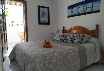 Apartamentos Playa Honda has Balcony rooms