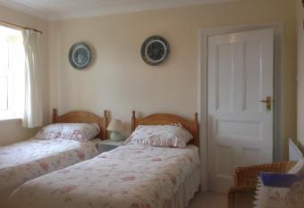 Drakewalls Bed And Breakfast allows 18 year olds to book a room