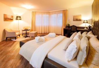 Business Hotel First allows 18 year olds to book a room