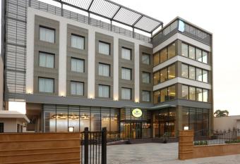 Centrum Hotel by Brijwasi has Smoking rooms