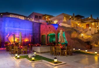 Petra Guest House Hotel has Balcony rooms