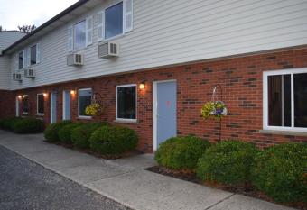 Attican Motel - Attica - Batavia - Warsaw - Darien Lake has Smoking rooms