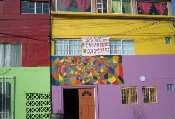 Hospedaje Barato Mi Casita de Colores allows 18 year olds to book a room