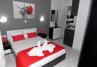 Niriides Rooms has Balcony rooms