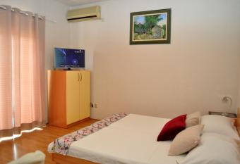 Apartments Veselko has Balcony rooms