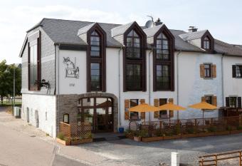 Auberge Du Relais Postal allows 18 year olds to book a room