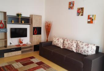 Apartament Maria has Balcony rooms