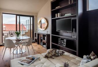 Repubblica Firenze Luxury Apartments | UNA Esperienze has Balcony rooms