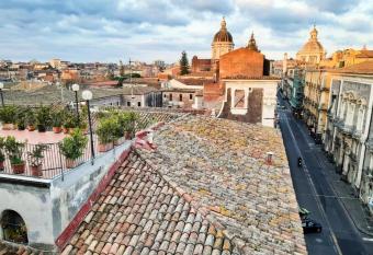 Hotel Biscari has Balcony rooms