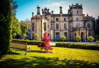 Pal   Hall has Balcony rooms
